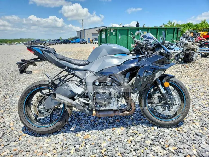 2025 Kawasaki ZX636 photo