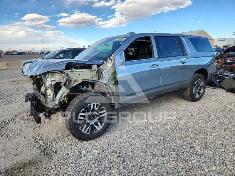 2025 Chevrolet Suburan photo