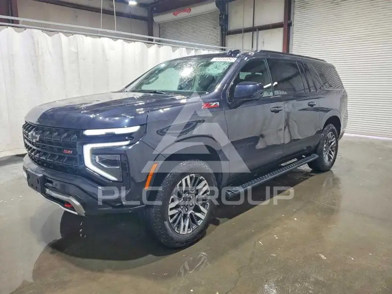 2025 Chevrolet Suburan photo
