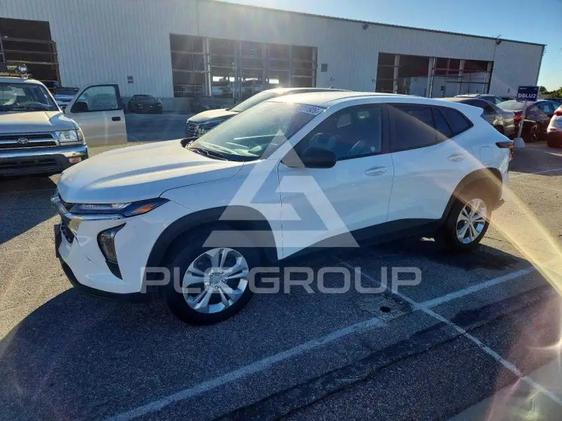 2025 Chevrolet TRAX photo
