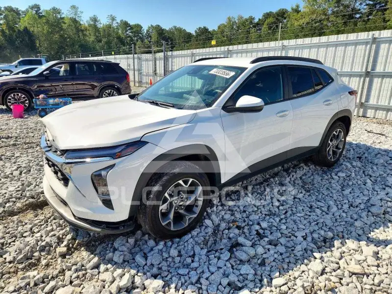 2025 Chevrolet TRAX photo