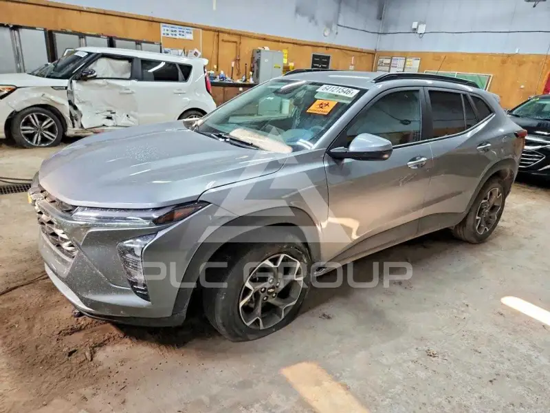 2025 Chevrolet TRAX photo