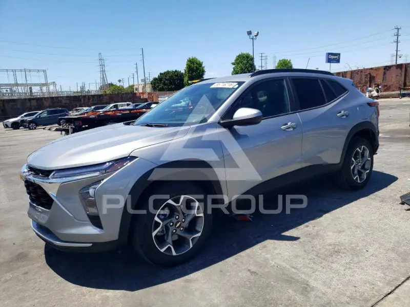 2025 Chevrolet TRAX photo