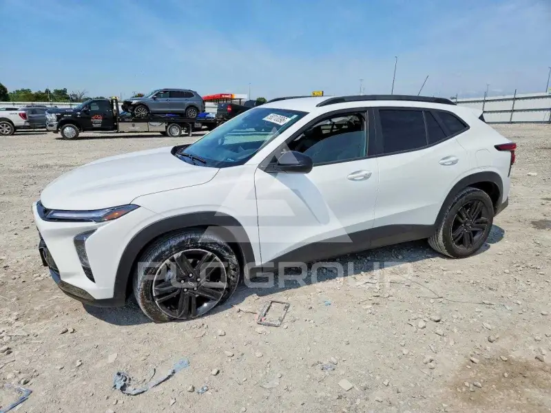 2025 Chevrolet TRAX photo