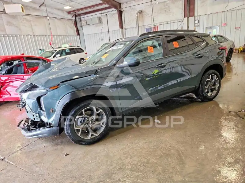 2025 Chevrolet TRAX photo