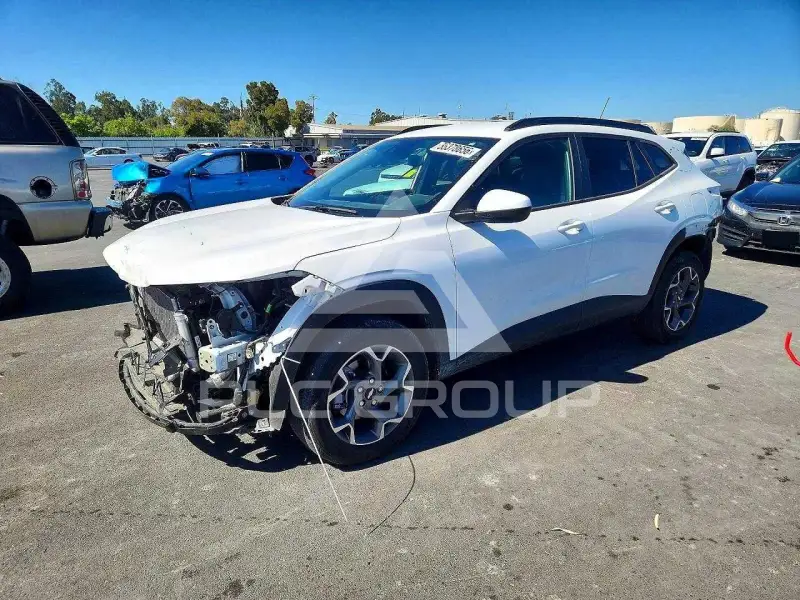 2025 Chevrolet TRAX фото