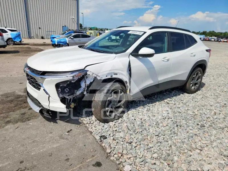 2025 Chevrolet TRAX photo