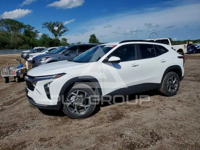 2025 Chevrolet TRAX photo