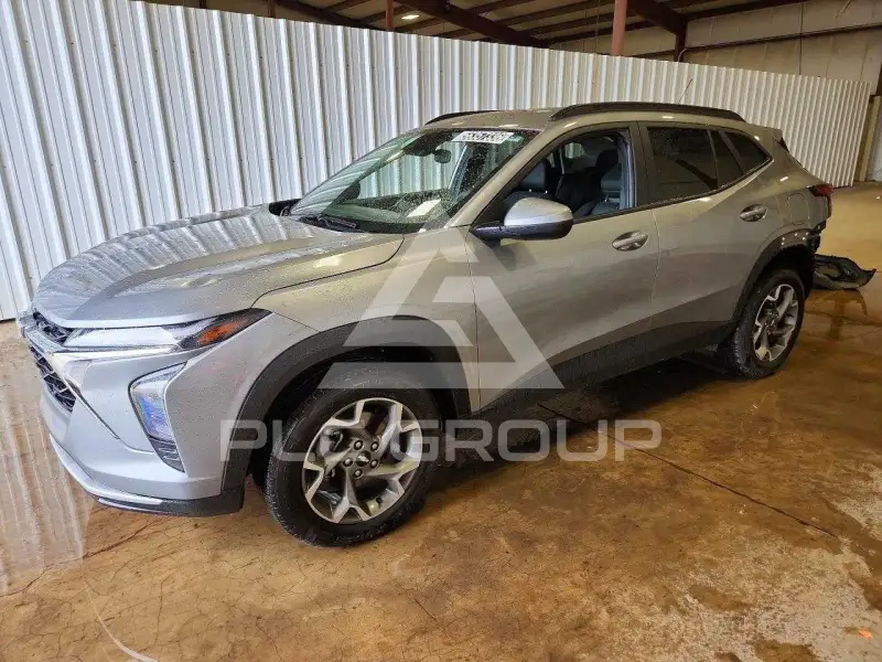 2025 Chevrolet TRAX photo