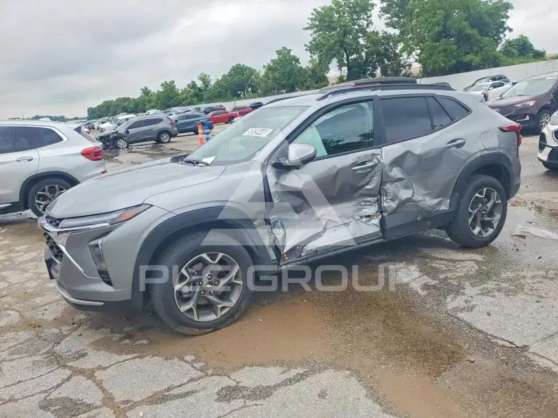 2025 Chevrolet TRAX photo