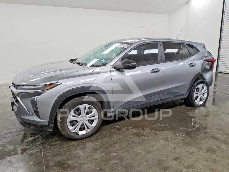 2025 Chevrolet TRAX photo
