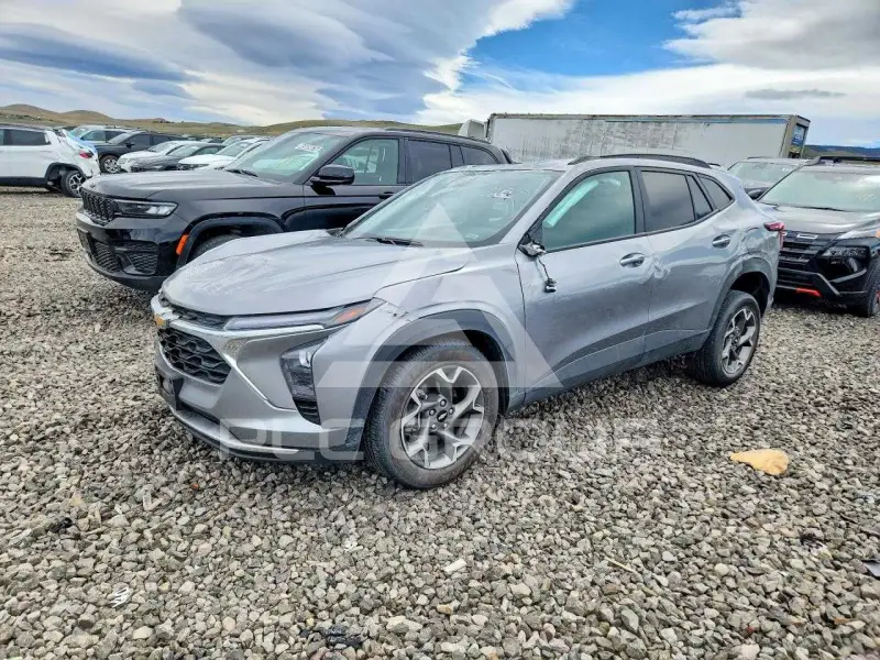 2025 Chevrolet TRAX photo