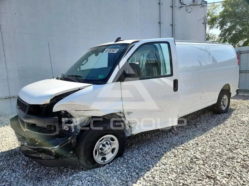 2025 Chevrolet Express фото