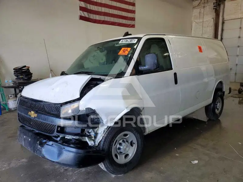 2025 Chevrolet Express фото
