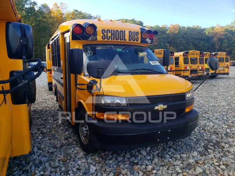 2025 Chevrolet Express photo