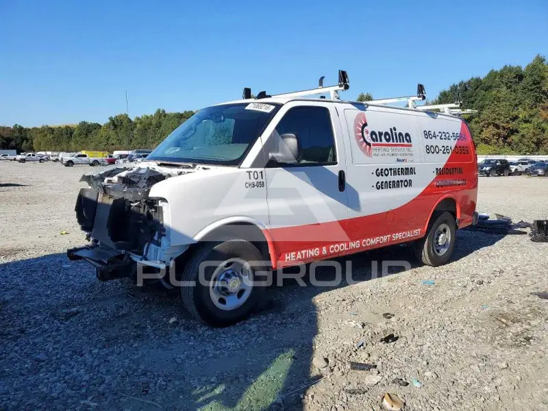 2025 Chevrolet Express photo