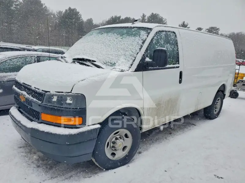 2025 Chevrolet Express фото