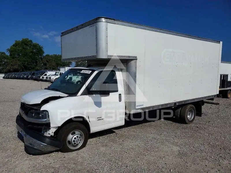2025 Chevrolet Express фото