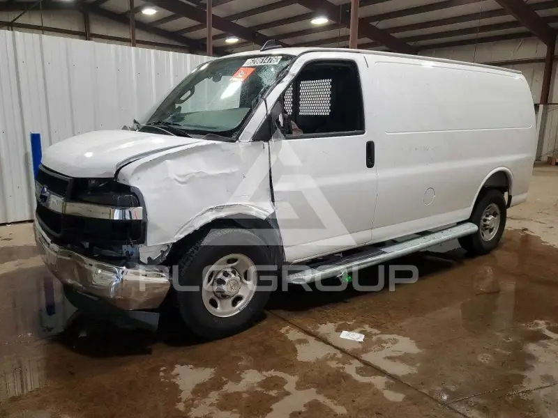 2025 Chevrolet Express фото