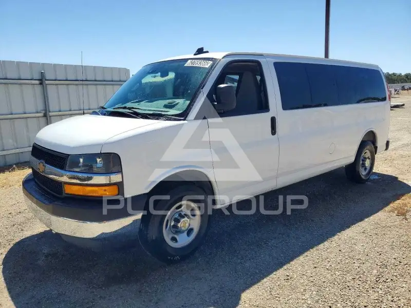 2025 Chevrolet Express photo
