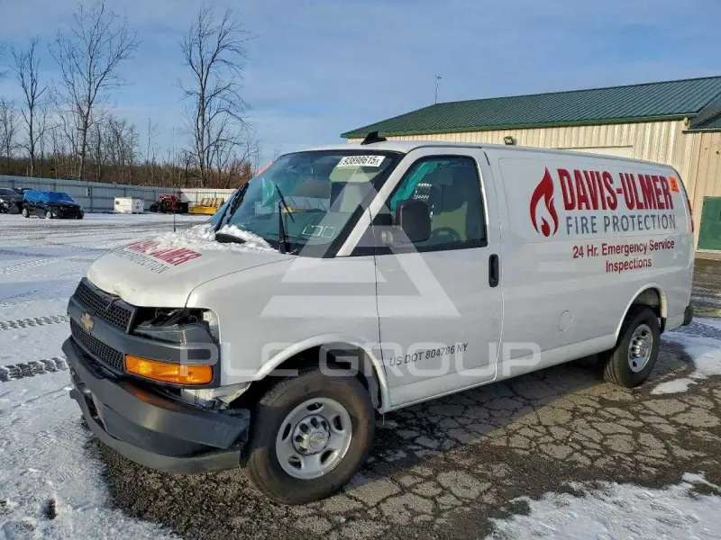 2025 Chevrolet Express photo