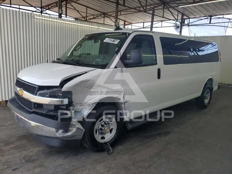 2025 Chevrolet Express фото