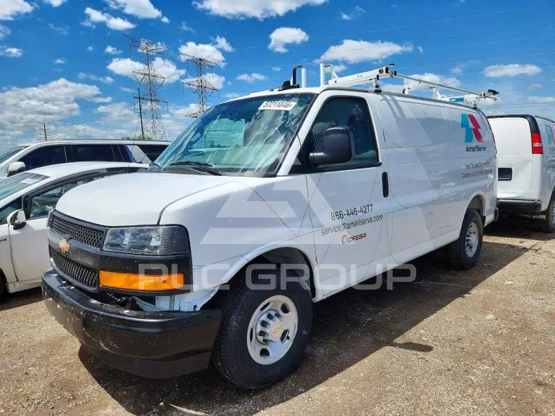2025 Chevrolet Express фото