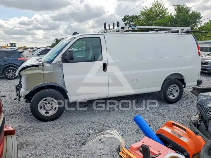 2025 Chevrolet Express фото