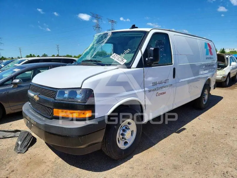 2025 Chevrolet Express photo