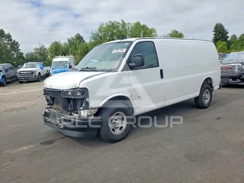 2025 Chevrolet Express photo