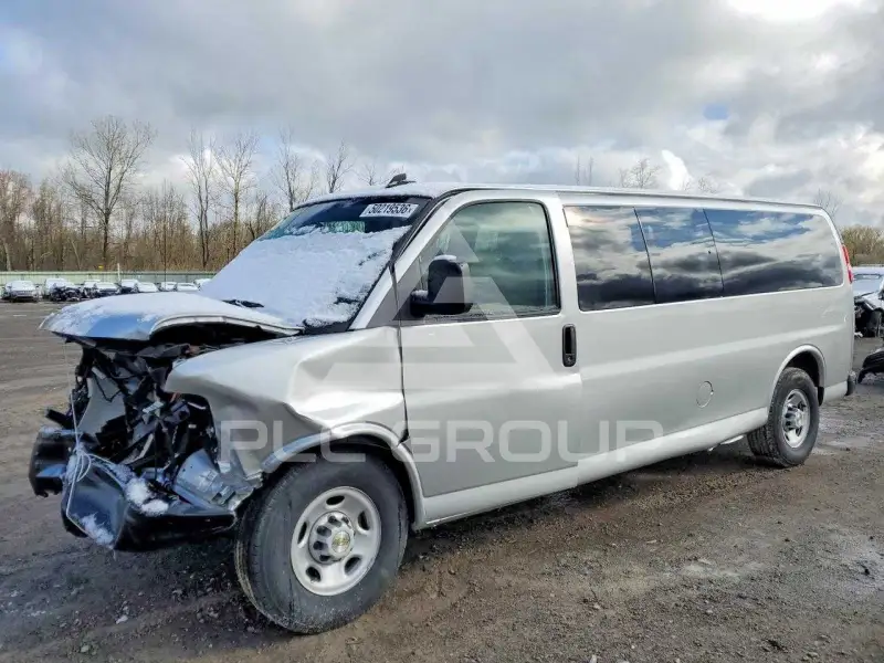 2025 Chevrolet Express фото