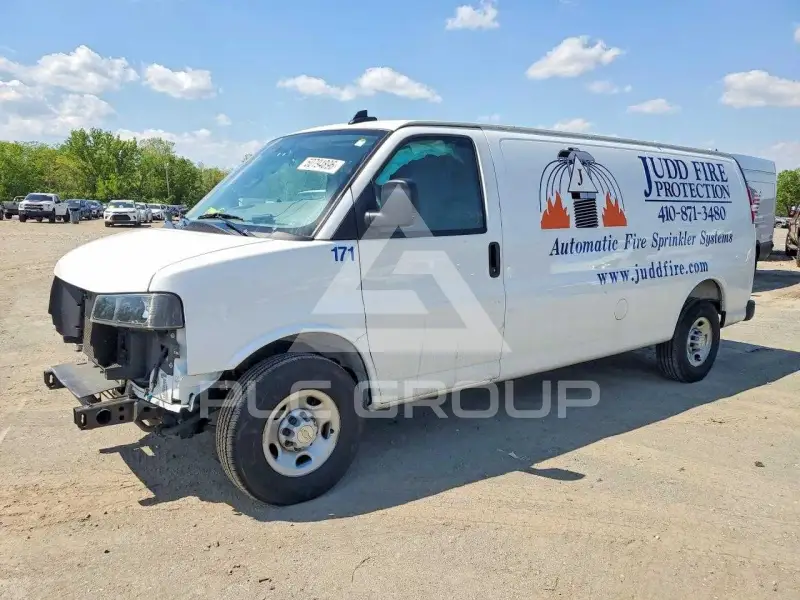 2025 Chevrolet Express фото