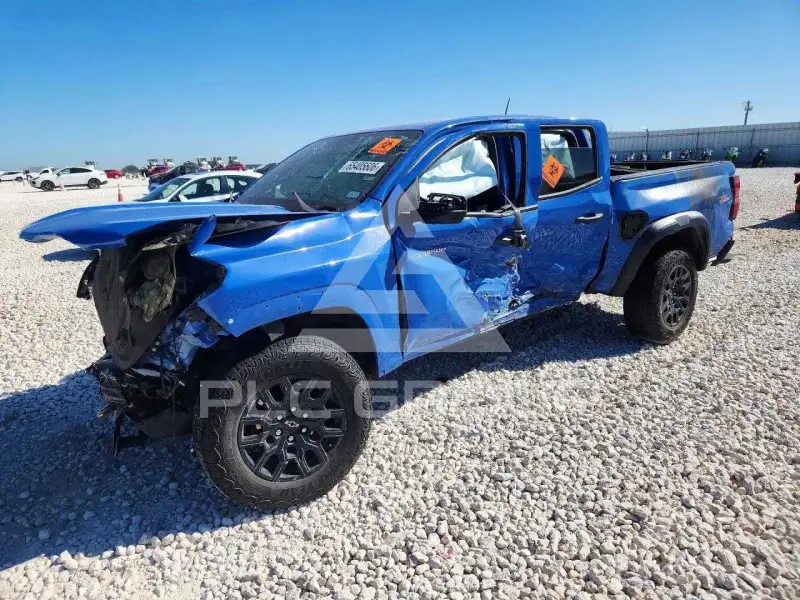 2025 Chevrolet Colorado photo