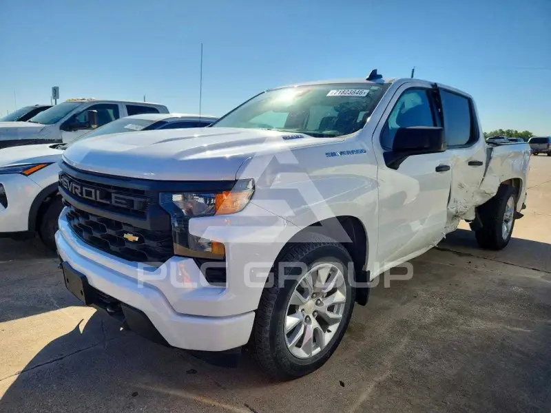 2025 Chevrolet Silverado photo