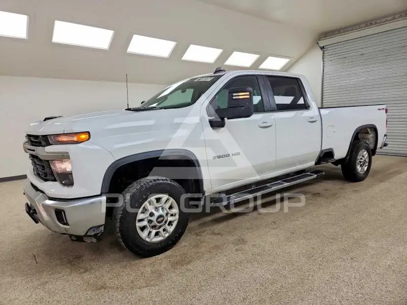 2025 Chevrolet Silverado фото