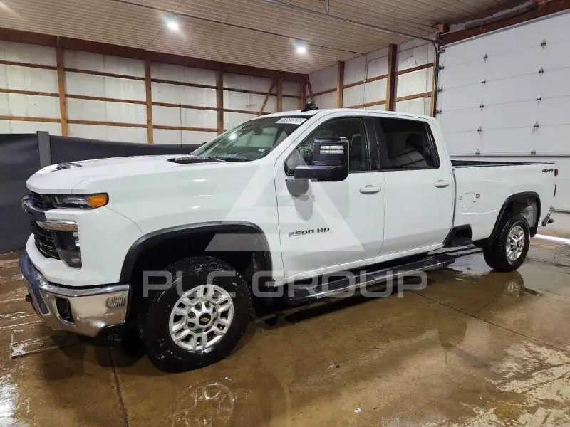 2025 Chevrolet Silverado фото