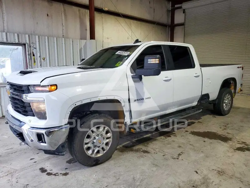 2025 Chevrolet Silverado фото
