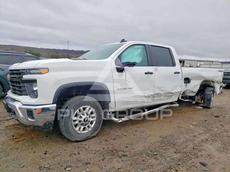 2025 Chevrolet Silverado фото