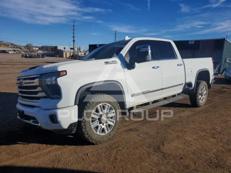 2025 Chevrolet Silverado photo