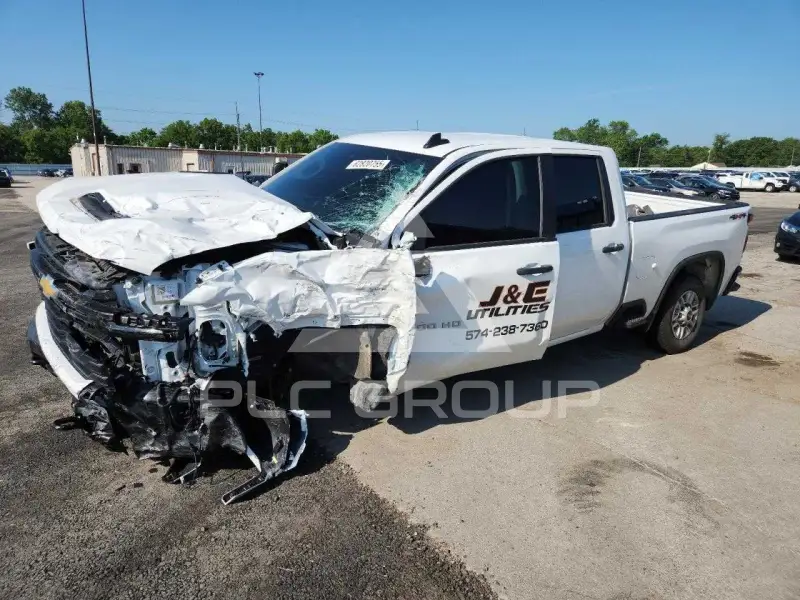 2025 Chevrolet Silverado photo