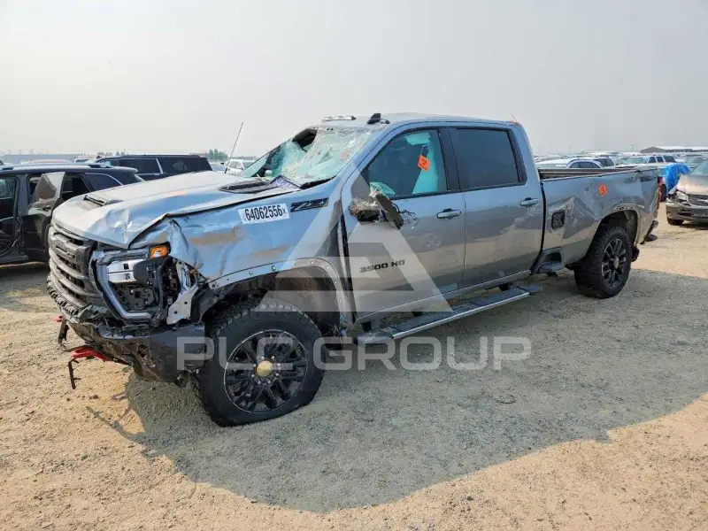 2025 Chevrolet Silverado photo