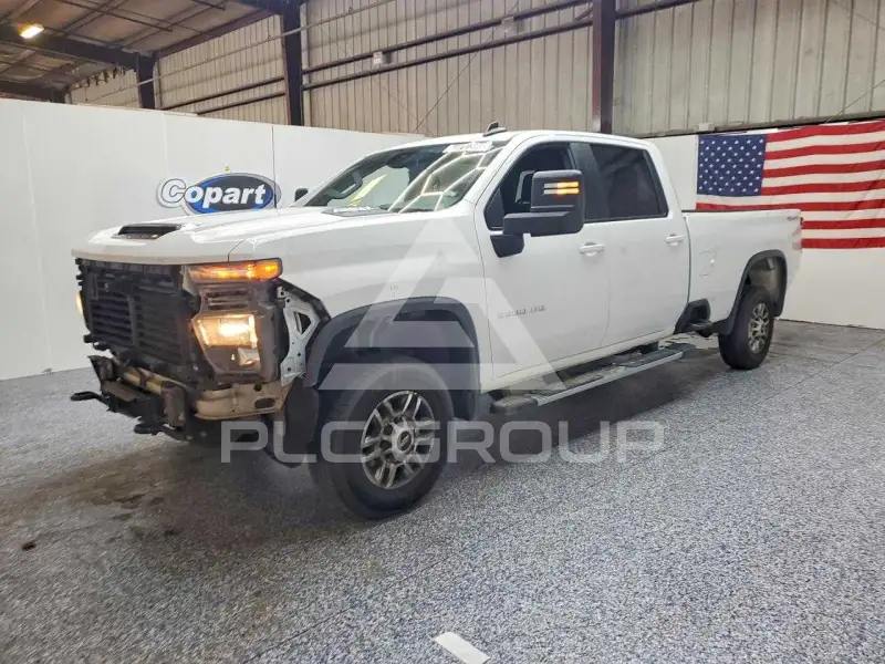 2025 Chevrolet Silverado photo