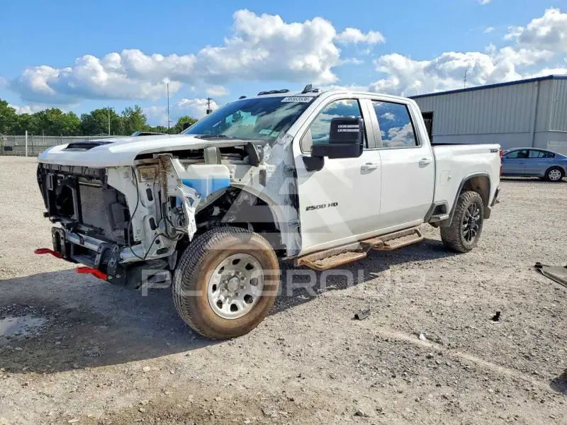 2025 Chevrolet Silverado photo