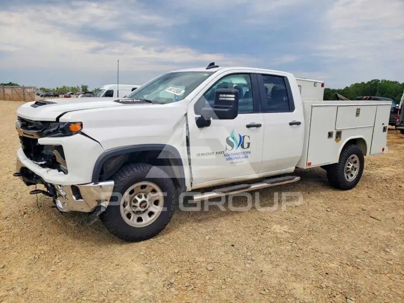 2025 Chevrolet Silverado photo