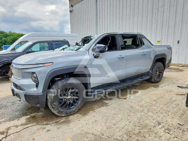 2025 Chevrolet Silverado фото