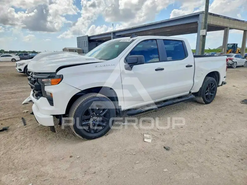 2025 Chevrolet Silverado photo