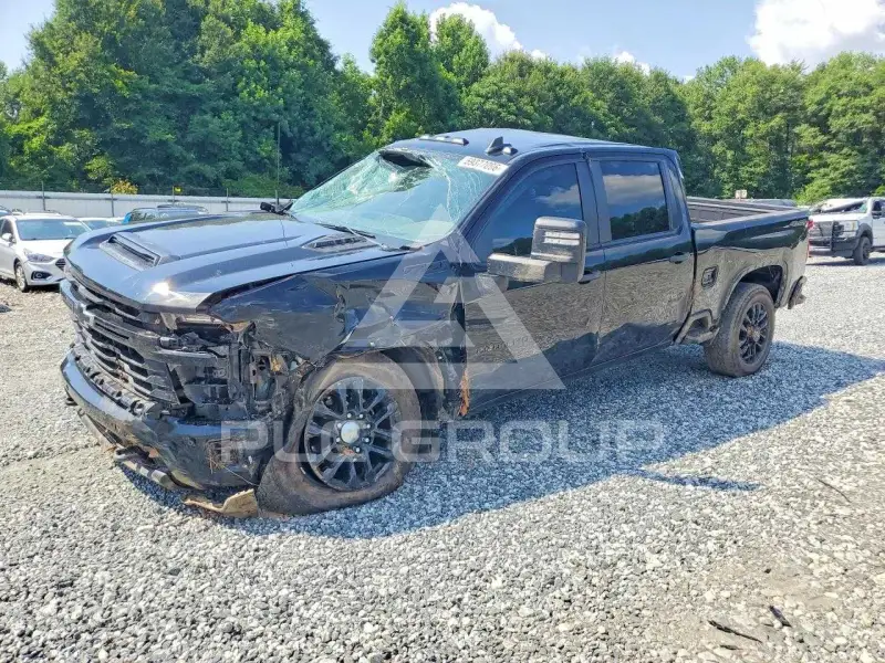 2025 Chevrolet Silverado photo
