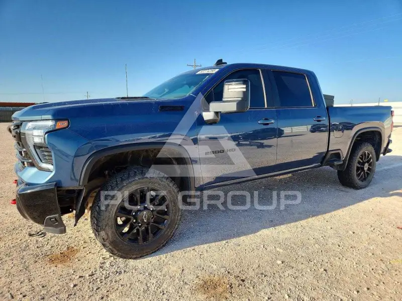 2025 Chevrolet Silverado фото