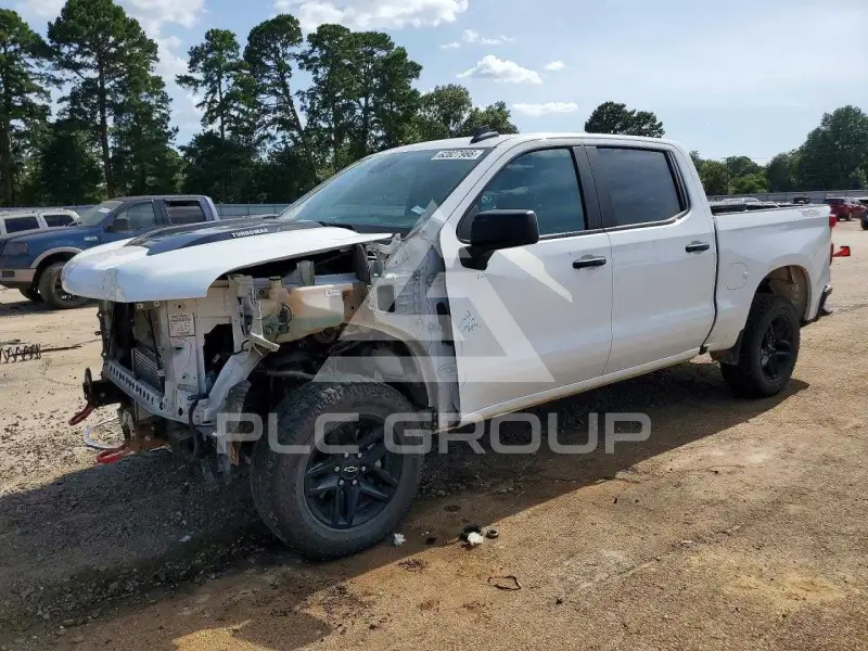 2025 Chevrolet Silverado photo