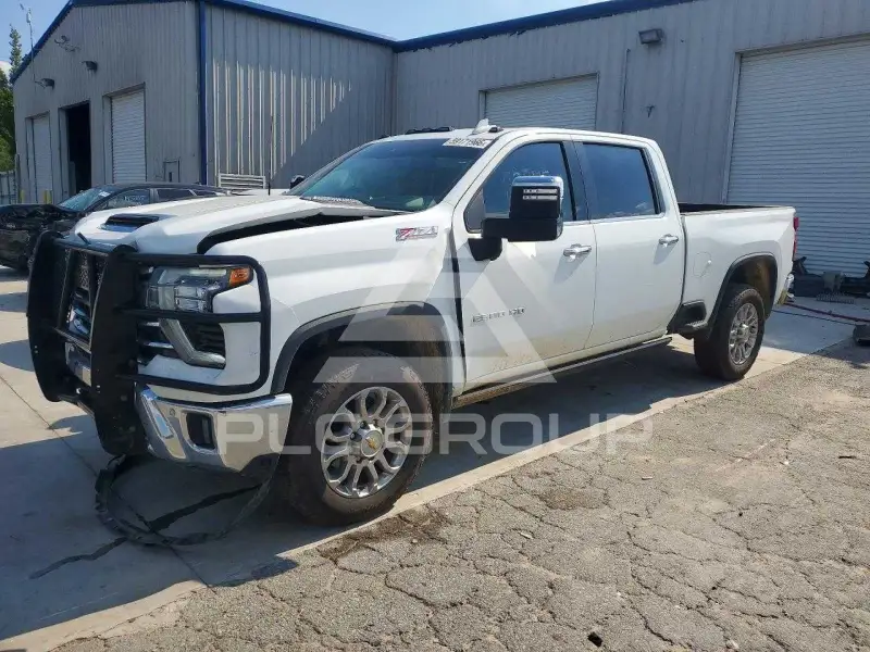 2025 Chevrolet Silverado фото